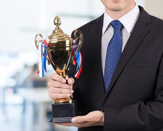 突出貢獻(xiàn)獎(jiǎng)